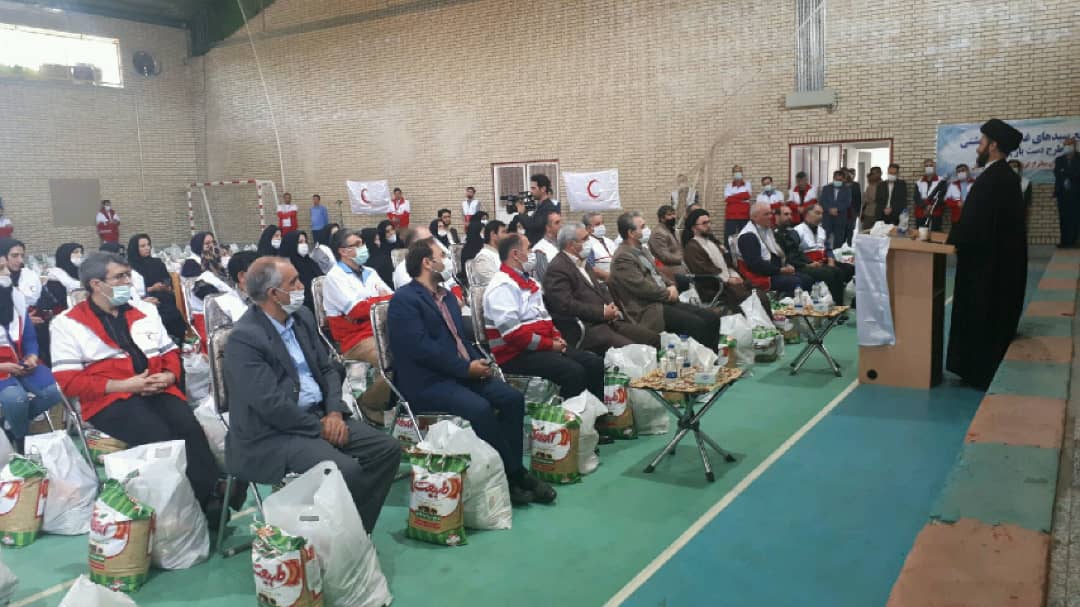 توزیع ۱۰۰۰ سبد معیشتی در اردبیل با حضور نماینده ولی فقیه در استان
